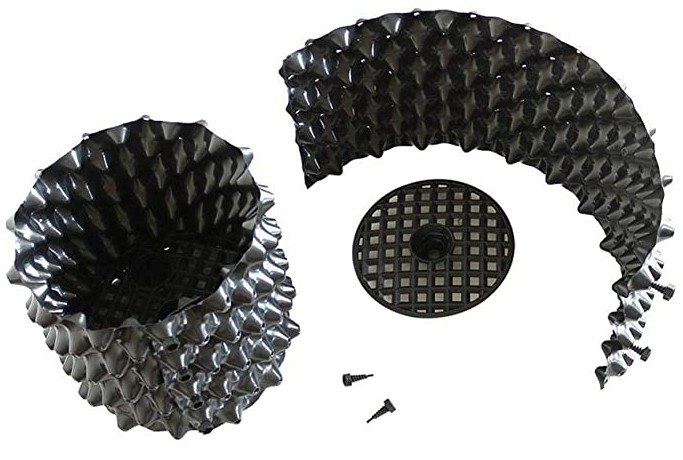 flat panel, base plate and screws of an air pruning pot kit