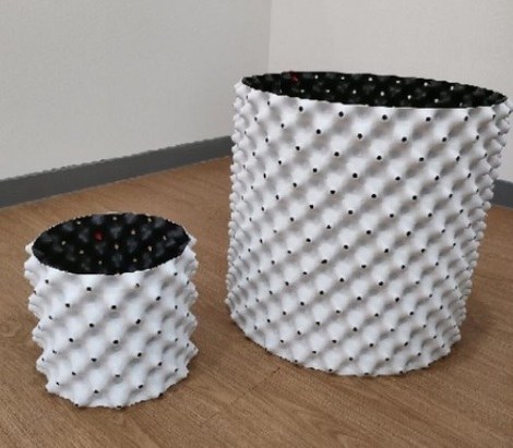 air pruning containers in black and white finishes